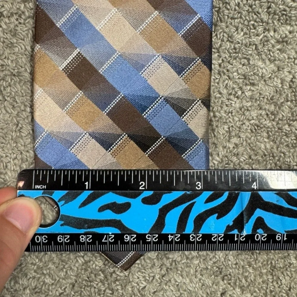 NWT Van Heusen Mens Silk Necktie Taupe Blue Geometric Block Pattern 5V963010 NWT